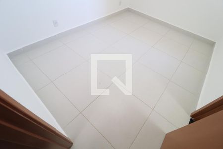 Suite de apartamento para alugar com 2 quartos, 52m² em Jardim Botânico, Uberlândia