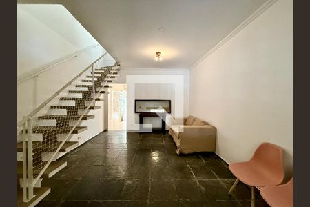 Sala de casa para alugar com 2 quartos, 110m² em Chácara Santo Antônio (zona Sul), São Paulo