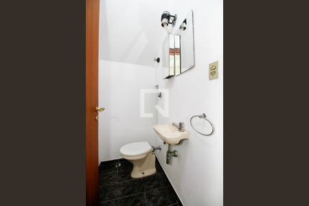 Lavabo de casa à venda com 3 quartos, 160m² em Alto de Pinheiros, São Paulo