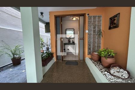 Casa à venda com 3 quartos, 130m² em Vila Carrão, São Paulo