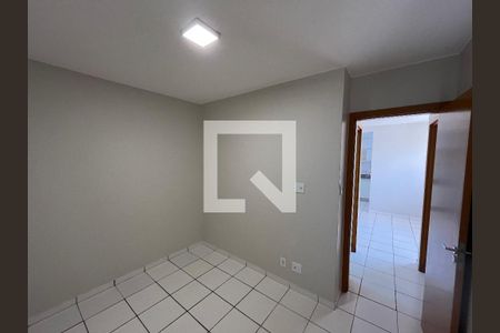 Quarto 1 de apartamento para alugar com 2 quartos, 43m² em Samambaia Norte (samambaia), Brasília