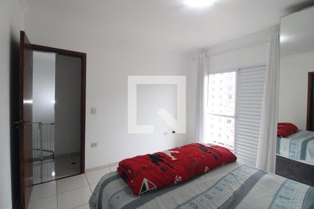 Suíte de casa à venda com 3 quartos, 170m² em Jardim Lallo, São Paulo