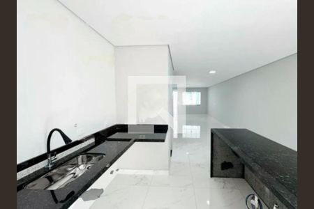 Casa à venda com 3 quartos, 140m² em Vila Santa Isabel, São Paulo