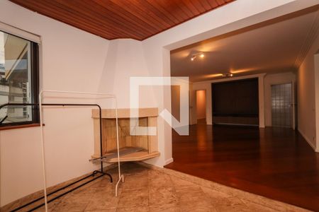 Sala de Lareira de apartamento para alugar com 4 quartos, 212m² em Vila Morumbi, São Paulo
