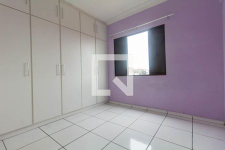 Quarto 2 de apartamento para alugar com 2 quartos, 54m² em Vila Domitila, São Paulo