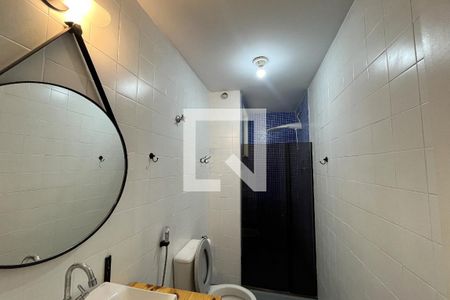 Banheiro de apartamento à venda com 1 quarto, 50m² em Jardim Guanabara, Rio de Janeiro