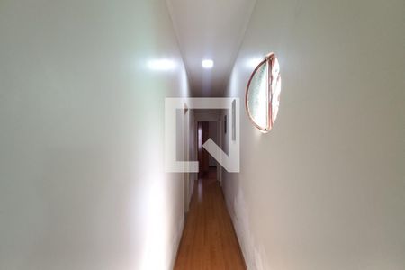 Casa à venda com 264m², 4 quartos e 2 vagasCorredor