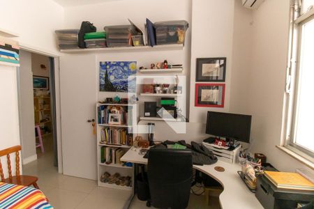 Quarto  de apartamento à venda com 2 quartos, 75m² em Icaraí, Niterói