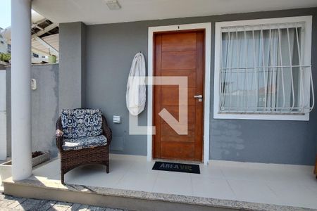 Fachada de casa de condomínio à venda com 3 quartos, 132m² em Pechincha, Rio de Janeiro