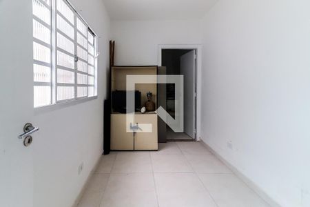 Edicula - Sala de casa à venda com 3 quartos, 400m² em Vila Gomes, São Paulo