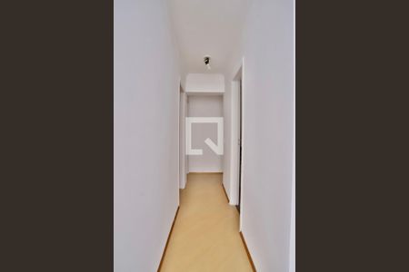 Corredor de apartamento à venda com 3 quartos, 82m² em Vila Bertioga, São Paulo