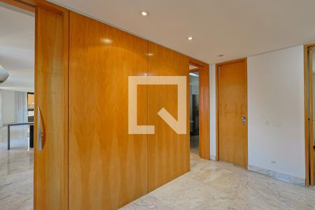 Sala 2 de apartamento à venda com 2 quartos, 237m² em Lourdes, Belo Horizonte