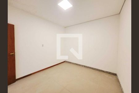 Quarto 2 de apartamento para alugar com 2 quartos, 60m² em Novo Riacho, Contagem