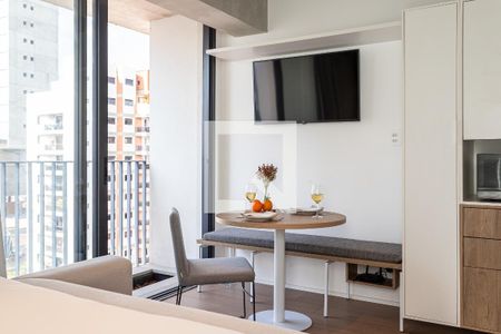 Kitnet/Studio para alugar com 1 quarto, 30m² em Jardim das Bandeiras, São Paulo