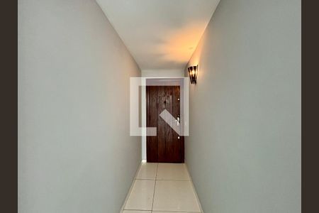 Hall de Entrada de apartamento à venda com 3 quartos, 178m² em Leblon, Rio de Janeiro