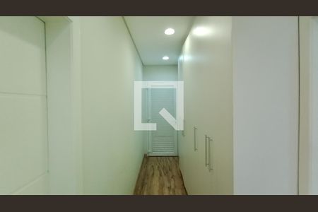 Corredor de casa de condomínio para alugar com 4 quartos, 525m² em Jardim Residencial Suzano, Suzano