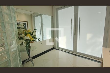 Corredor de casa de condomínio para alugar com 4 quartos, 525m² em Jardim Residencial Suzano, Suzano