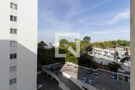 Quarto 1 - Vista de apartamento para alugar com 3 quartos, 65m² em Planalto, Belo Horizonte