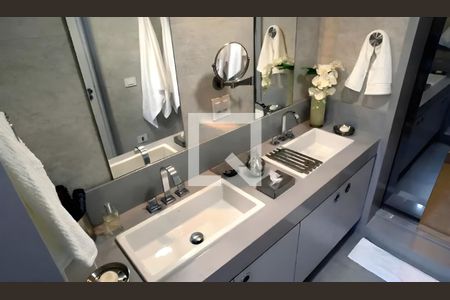 Apartamento para alugar com 3 quartos, 183m² em Vila Suzana, São Paulo