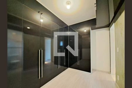 Quarto de apartamento para alugar com 4 quartos, 210m² em Buritis, Belo Horizonte
