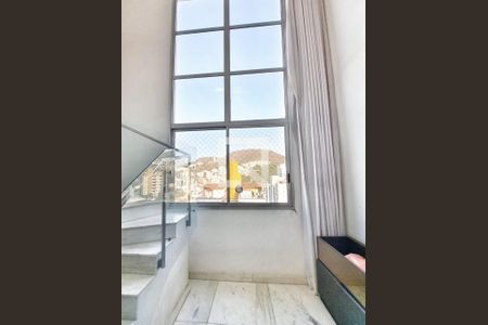 Escada de apartamento para alugar com 4 quartos, 210m² em Buritis, Belo Horizonte