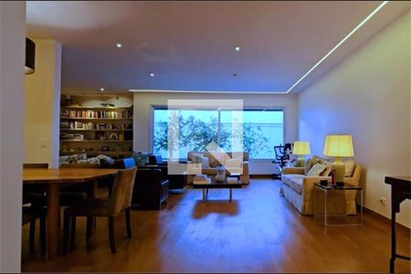 Casa à venda com 4 quartos, 410m² em Jardim Europa, São Paulo