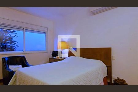 Casa à venda com 4 quartos, 410m² em Jardim Europa, São Paulo