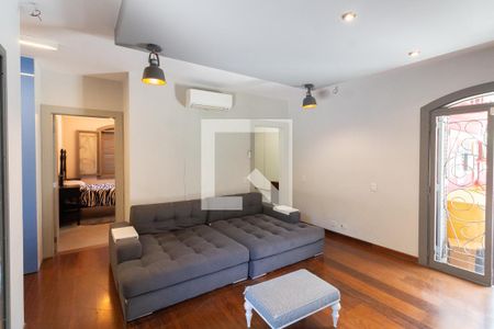 Sala de tv de casa à venda com 3 quartos, 318m² em Butantã, São Paulo