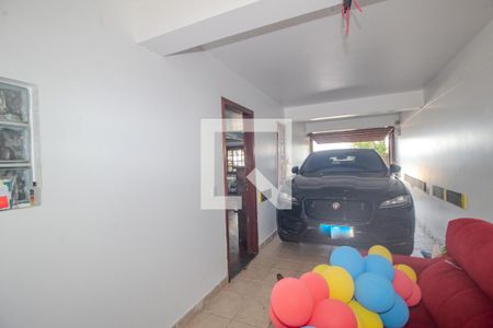Garagem de casa para alugar com 4 quartos, 238m² em Ipanema, Porto Alegre