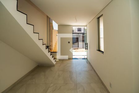 Sala de casa à venda com 3 quartos, 200m² em Santa Branca, Belo Horizonte