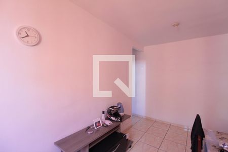 Sala de apartamento para alugar com 2 quartos, 70m² em Heliópolis, Belo Horizonte