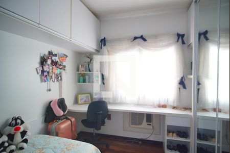 Quarto  de apartamento à venda com 2 quartos, 65m² em Jardim Floresta, Porto Alegre