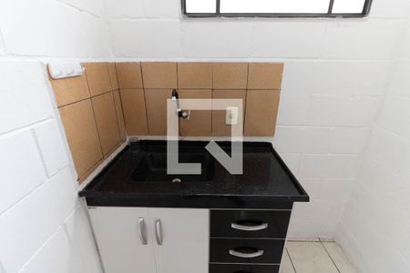 Sala/Cozinha de casa para alugar com 1 quarto, 25m² em Vila das Merces, São Paulo