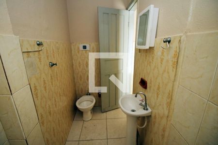 Banheiro de apartamento para alugar com 1 quarto, 36m² em Cordovil, Rio de Janeiro