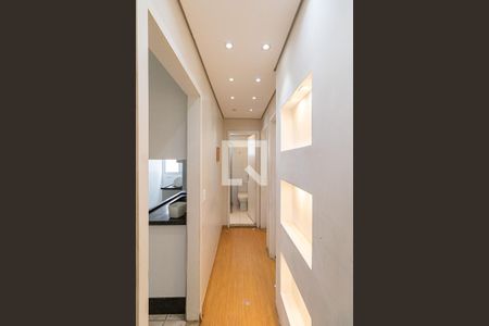 Corredor de apartamento para alugar com 2 quartos, 52m² em Parada Xv de Novembro, São Paulo