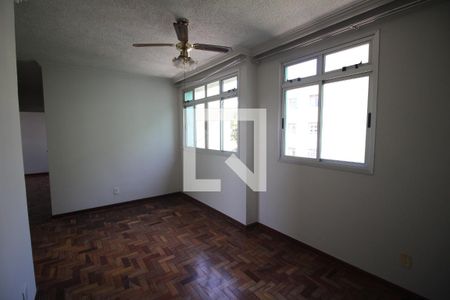 Sala de apartamento à venda com 3 quartos, 80m² em Jardim Riacho das Pedras, Contagem