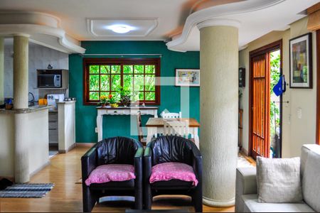 Sala de casa de condomínio à venda com 3 quartos, 215m² em Santa Tereza, Porto Alegre