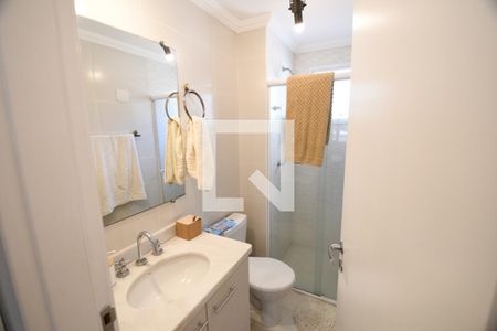 Banheiro de apartamento à venda com 1 quarto, 47m² em Cambuí, Campinas
