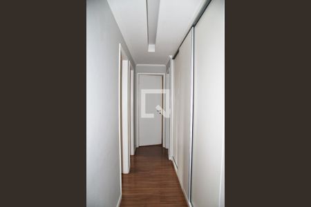 Corredor de apartamento para alugar com 3 quartos, 93m² em Vila Lanzara, Guarulhos