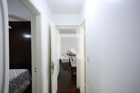 Corredor de apartamento à venda com 3 quartos, 90m² em Vila Firmiano Pinto, São Paulo