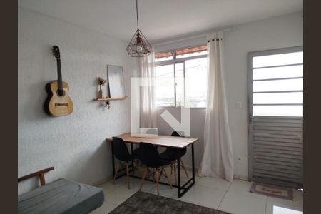 Sala de apartamento à venda com 2 quartos, 65m² em Solar do Barreiro, Belo Horizonte