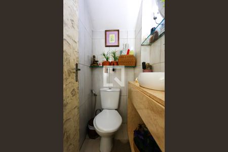 Lavabo de casa de condomínio à venda com 2 quartos, 100m² em Vila Pirajussara, São Paulo