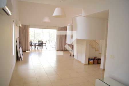 Sala de casa de condomínio para alugar com 3 quartos, 260m² em Vila do Golf, Ribeirão Preto