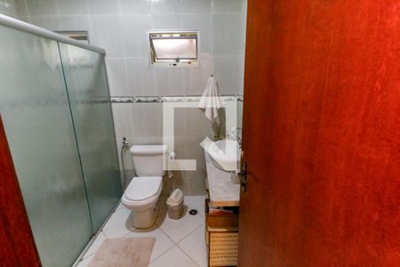 Banheiro de casa para alugar com 2 quartos, 50m² em Arraial Paulista, Taboão da Serra