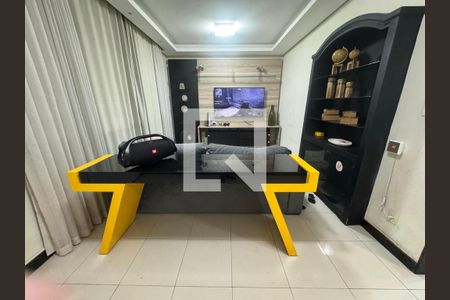 Sala de casa à venda com 4 quartos, 360m² em Planalto, Belo Horizonte