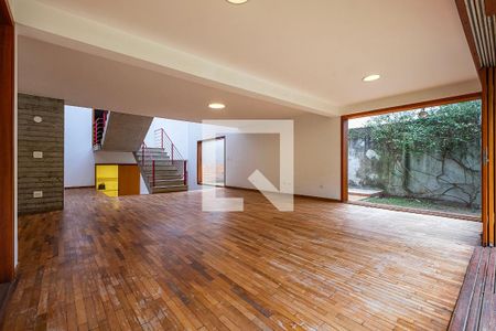 Sala de casa à venda com 4 quartos, 400m² em Alto de Pinheiros, São Paulo