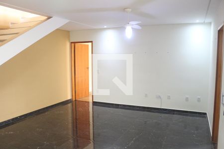 Sala/Cozinha de casa à venda com 2 quartos, 190m² em Santa Maria, São Caetano do Sul