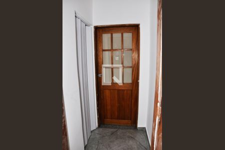 Corredor Quartos de casa para alugar com 2 quartos, 80m² em Jardim Maristela, São Paulo