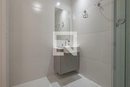 Banheiro de kitnet/studio para alugar com 1 quarto, 24m² em Perdizes, São Paulo