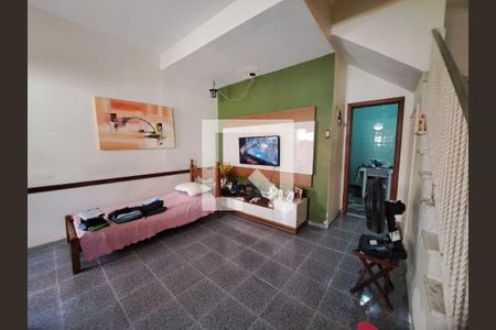 Casa à venda com 3 quartos, 200m² em Santa Rosa, Niterói
